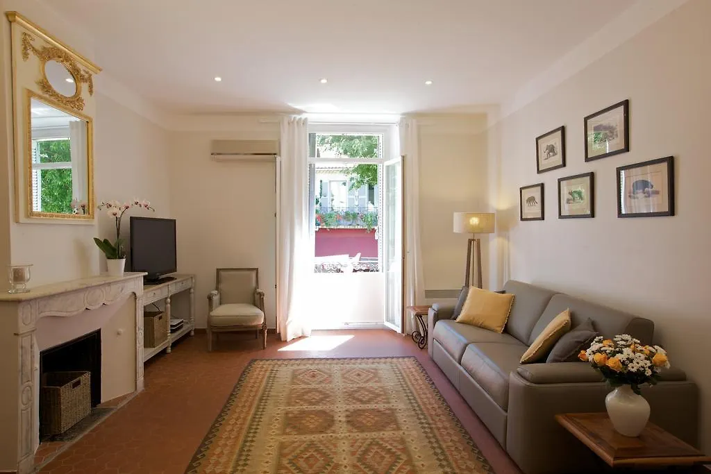 15 Cours Massena Apartment Antibes
