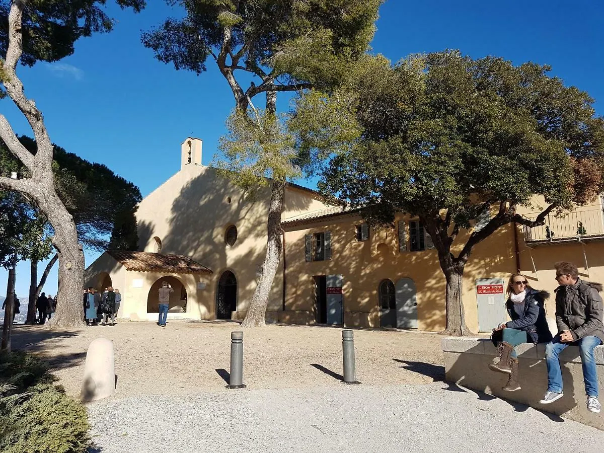 15 Cours Massena Apartment Antibes