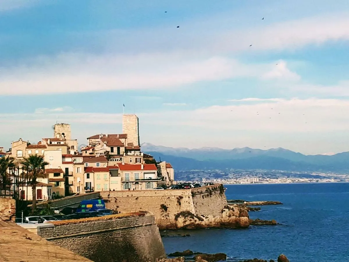 15 Cours Massena Apartment Antibes